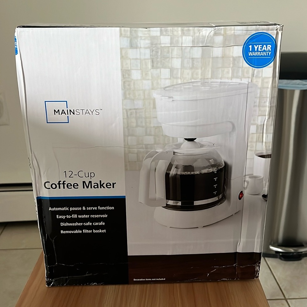 COFFEE MAKER UNOPENED NWT 12 CUPS AUTOMATIC PAUSE DISHWASHER SAFE NEW